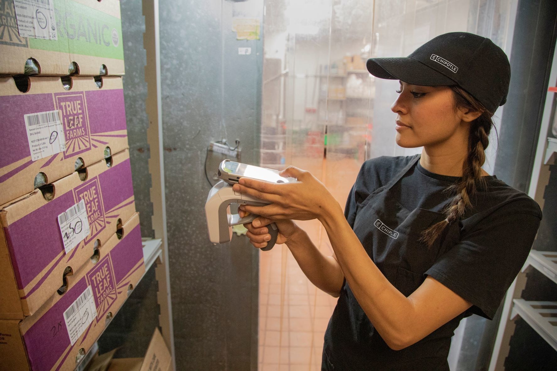 Chipotle trials RFID for food traceability